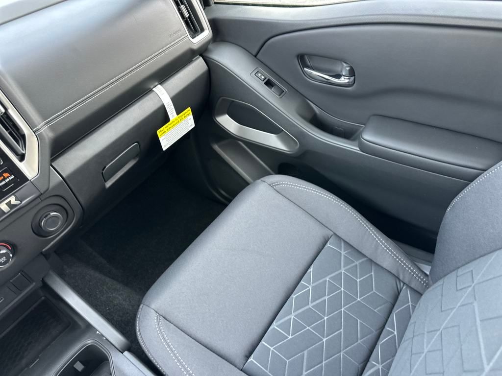 2025 Nissan Frontier SV photo