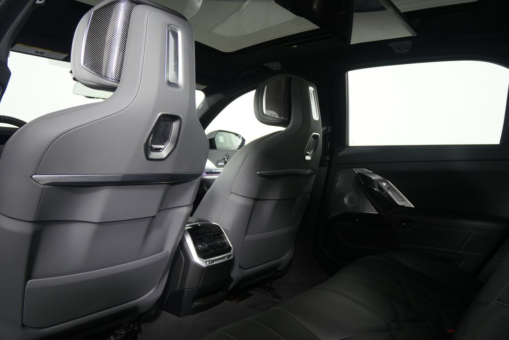 Thumbnail: 2023 BMW 7 Series - 19