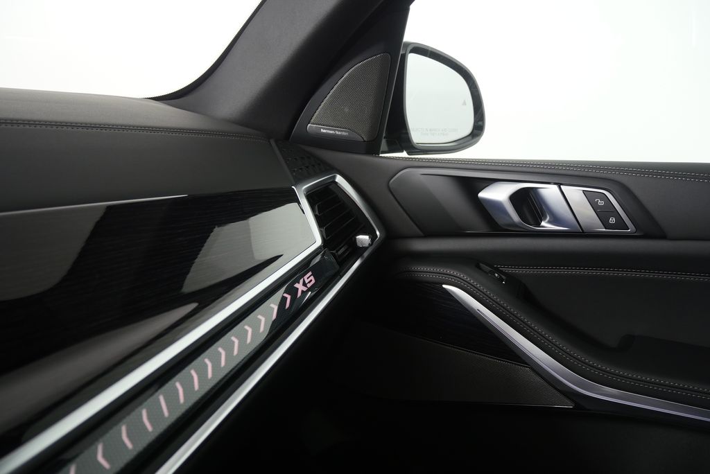 Thumbnail: 2026 BMW X5 - 24