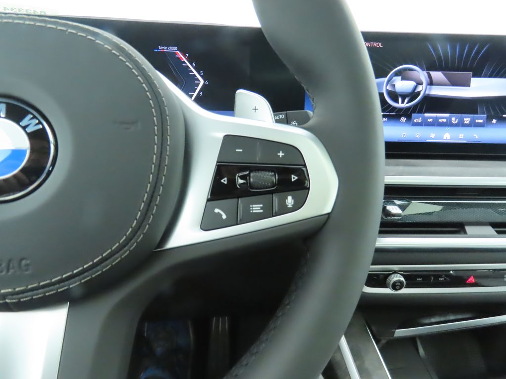 Thumbnail: 2026 BMW X7 - 13