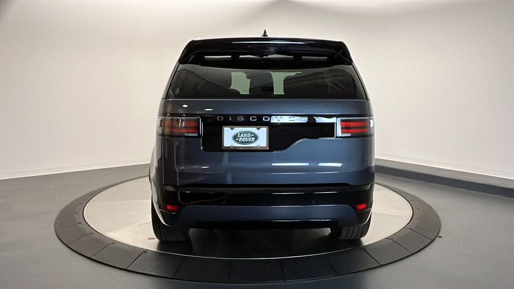 2024 Land Rover Discovery Dynamic SE 4