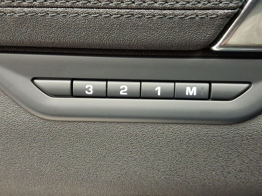 2025 Land Rover Discovery Sport S 25