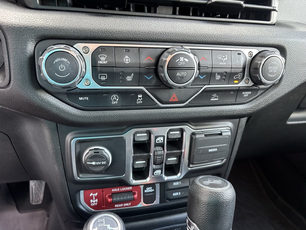 Used 2024 Jeep Wrangler SUV