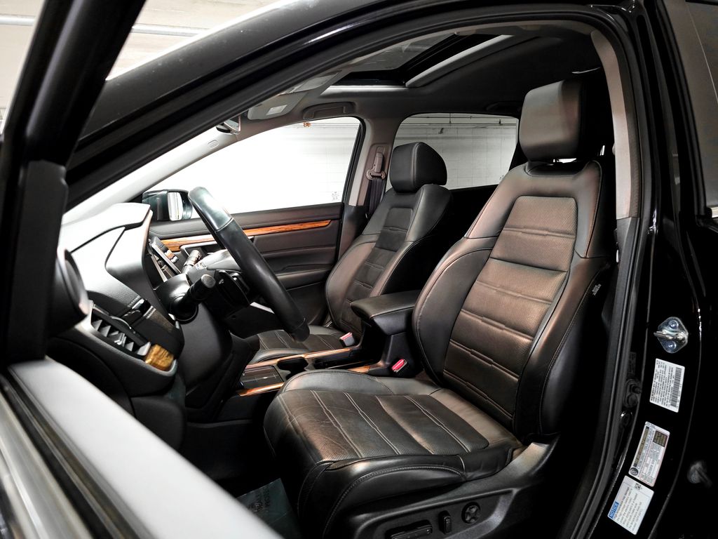 2020 Honda CR-V Hybrid Touring photo 18