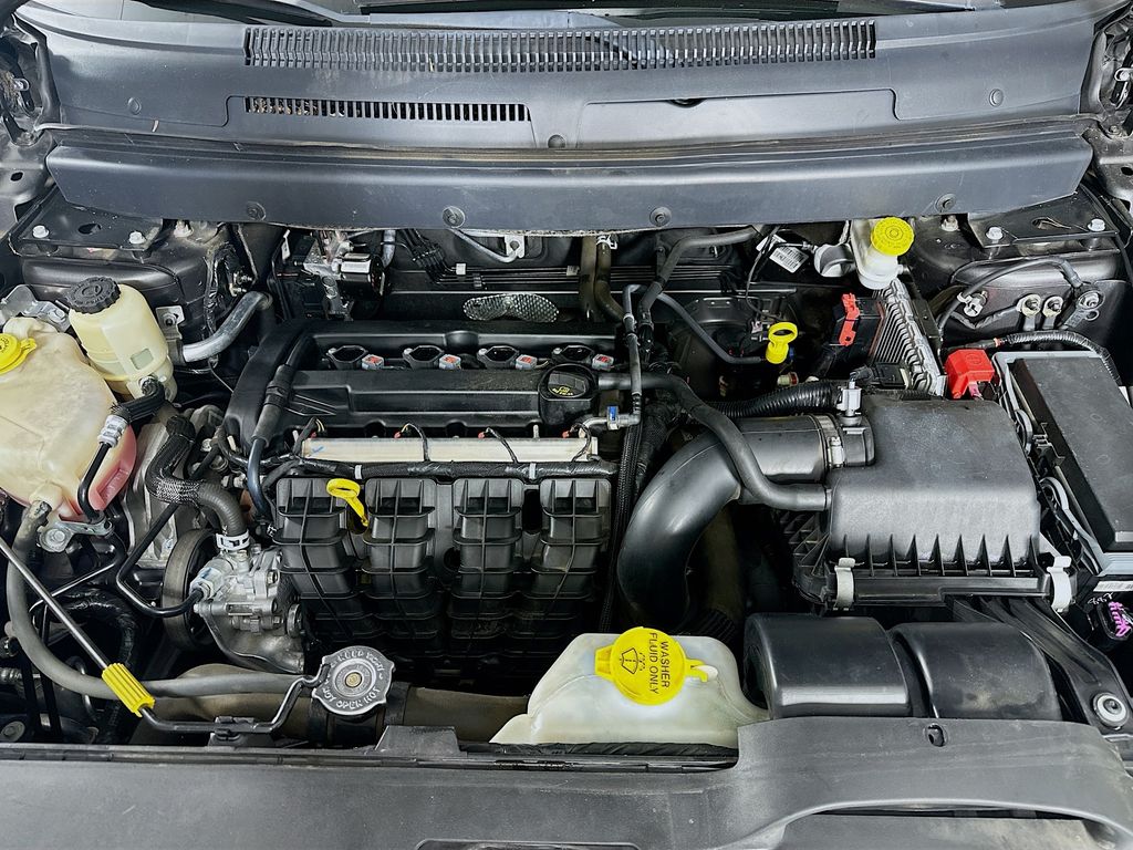 Used 2018 Gray Dodge SE image 31