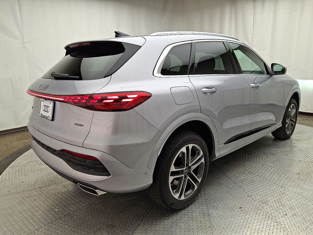 Thumbnail: 2025 Audi Q5 - 3