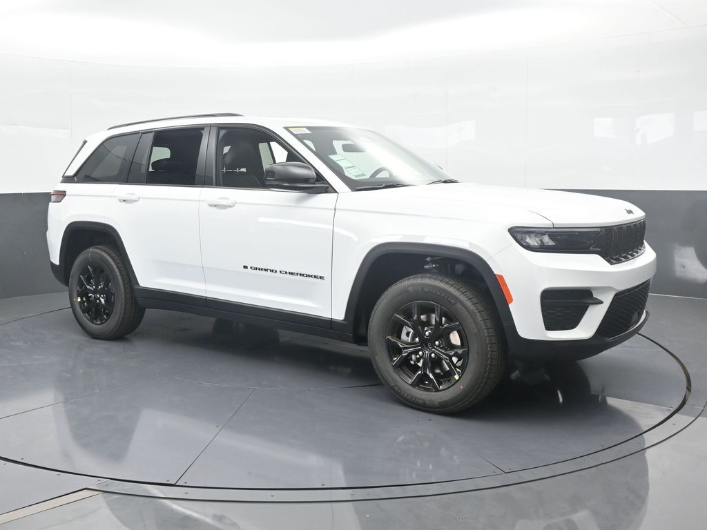 Used 2025 Bright White Clearcoat Jeep Altitude X image 8