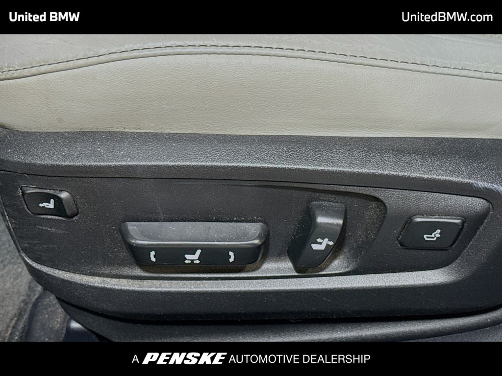 Thumbnail: 2014 Lexus ES - 4