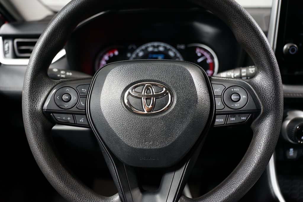 2023 Toyota RAV4 XLE 12