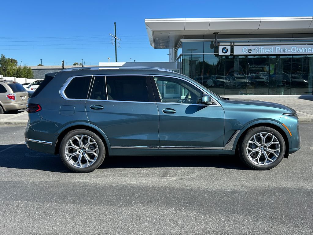 Thumbnail: 2026 BMW X7 - 6