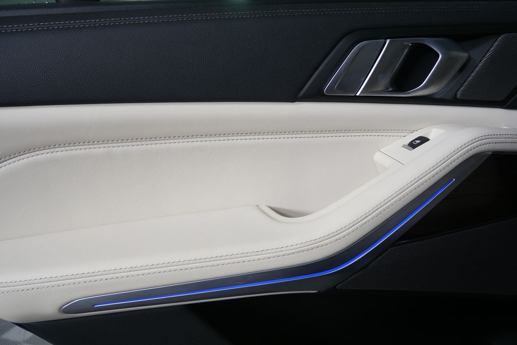 Thumbnail: 2023 BMW X5 - 10