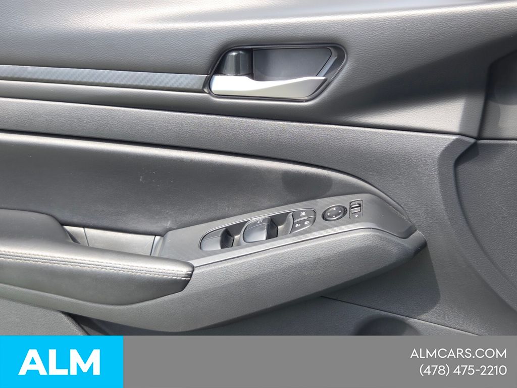Used 2025 Gray Nissan 2.5 SV image 29