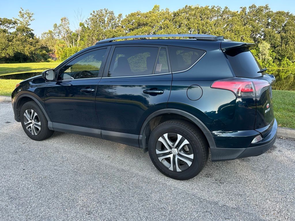Thumbnail: 2017 Toyota RAV4 - 3