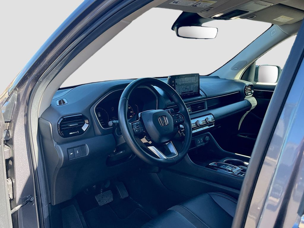 Used 2025 Gray Honda Touring image 9