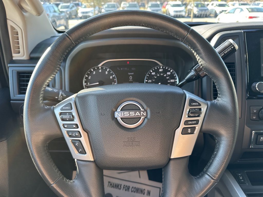 2023 Nissan Titan SV 38