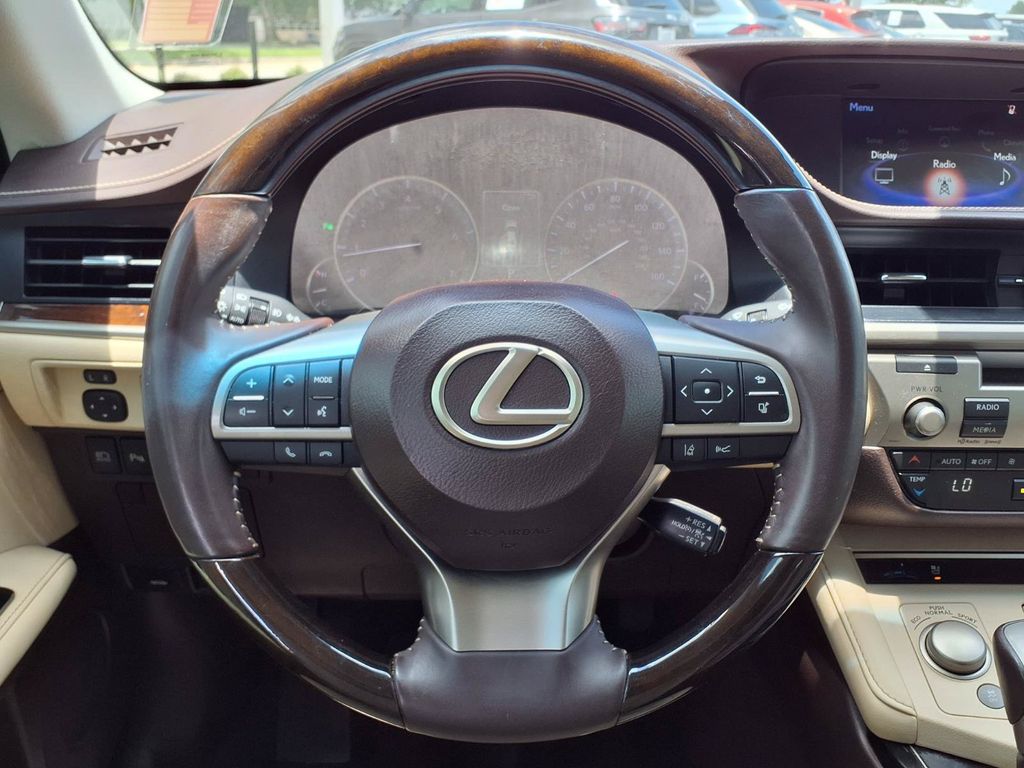 Used 2017 Lexus ES Sedan