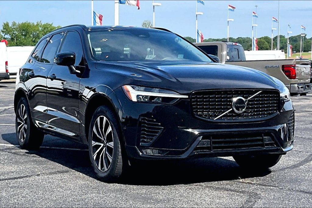 Onyx Black Metallic 2024 Volvo XC60 B5 Plus Dark Theme AWD SUV / Crossover All-Wheel Drive Automatic