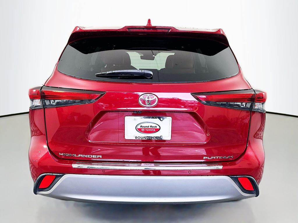 Thumbnail: 2021 Toyota Highlander - 6