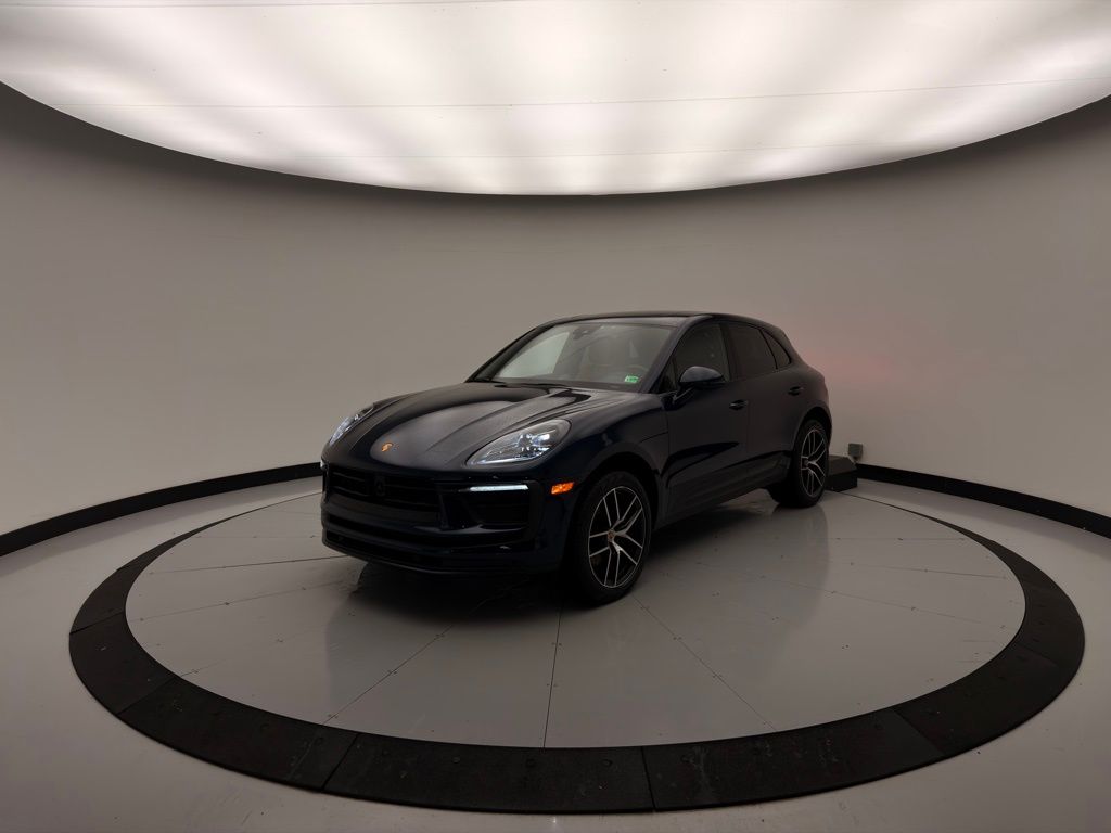 Thumbnail: 2023 Porsche Macan - 1