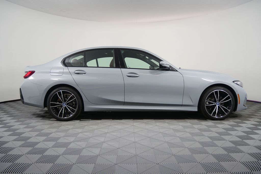 Thumbnail: 2024 BMW 3 Series - 2