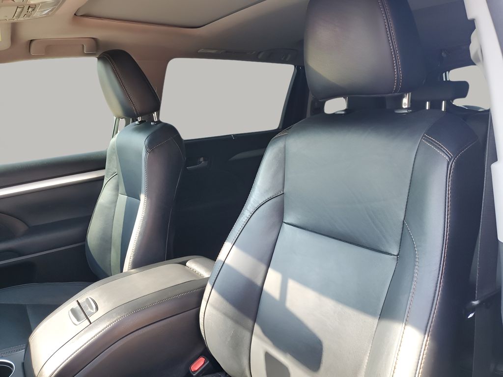 Used Car 2016 Toyota Highlander  Xle V6 For Sale In Austin, Texas