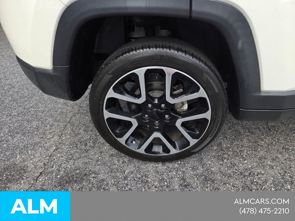 Used 2018 White Jeep Limited image 17