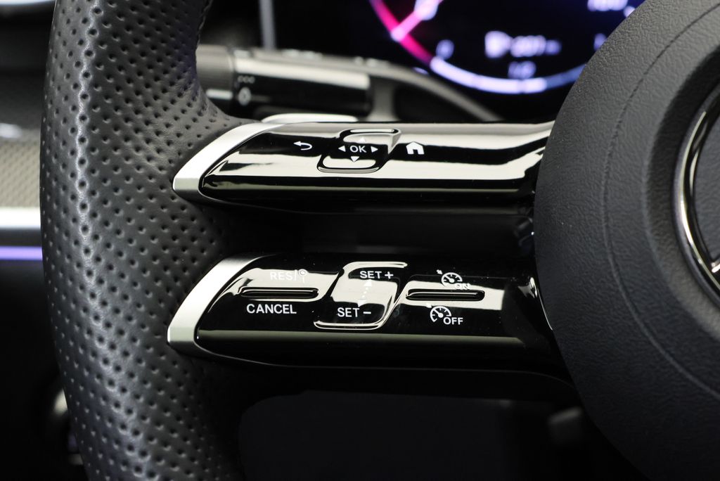 Thumbnail: 2025 Mercedes-Benz GLC - 17