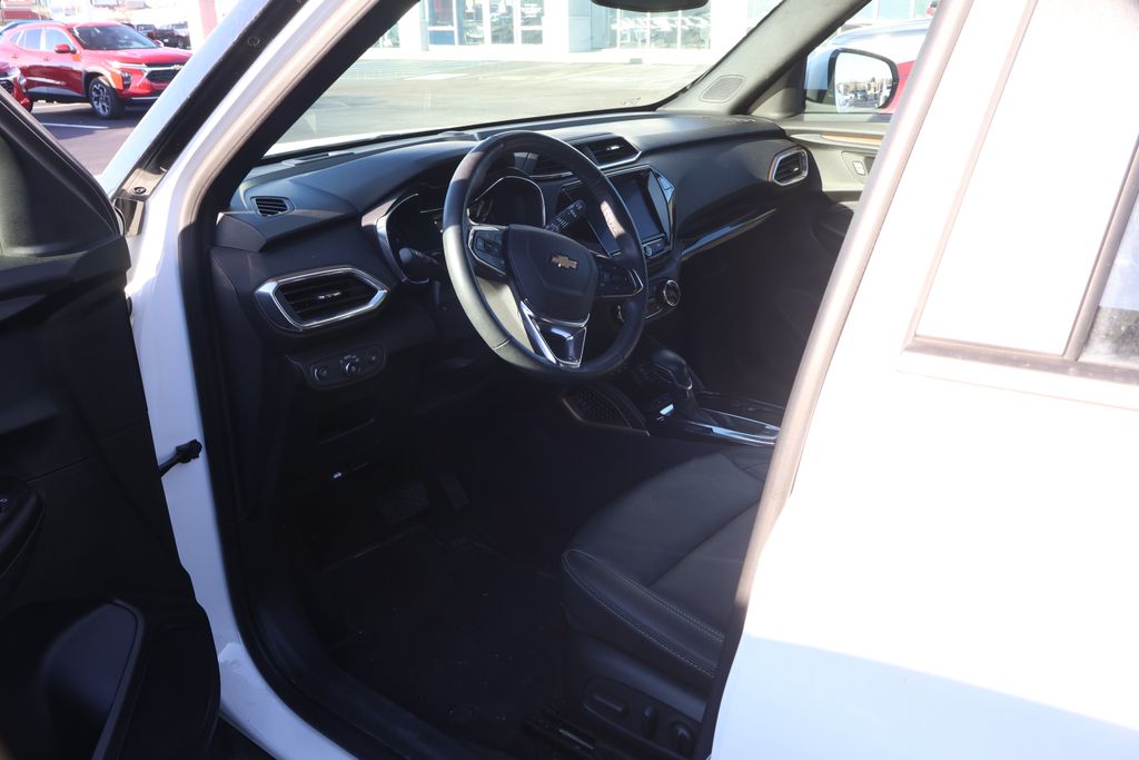 Thumbnail: 2023 Chevrolet TrailBlazer - 9