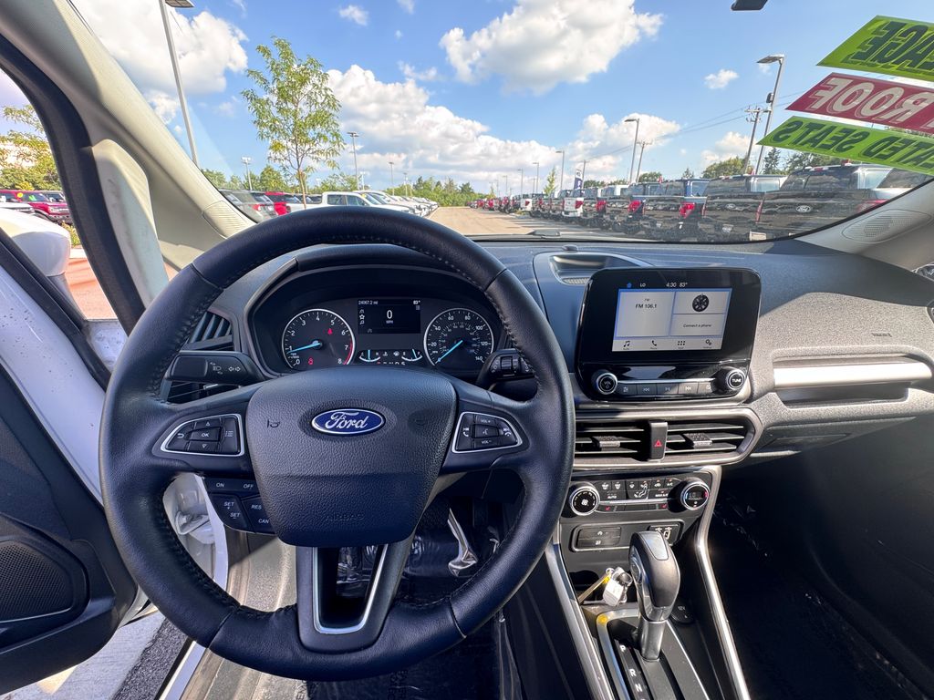Certified Used 2018 White Platinum Clearcoat Metallic Ford SE image 11