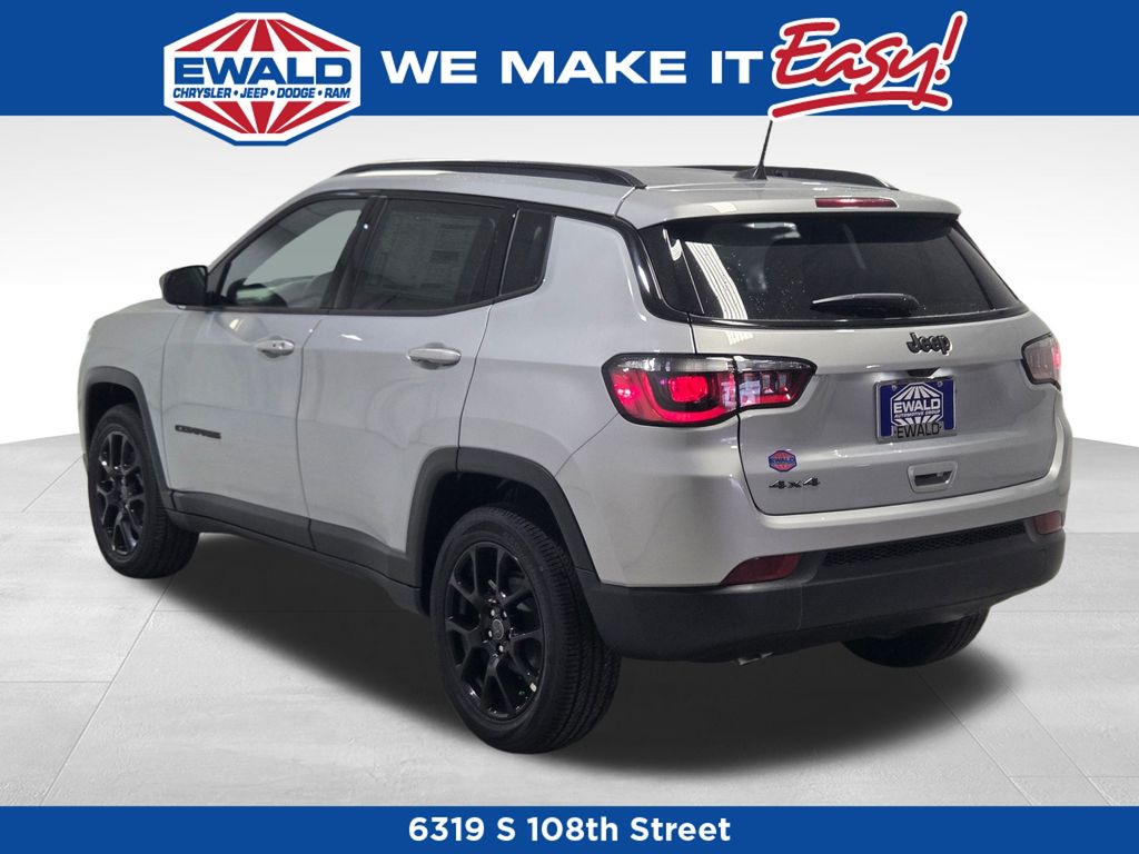 2025 Jeep Compass Latitude photo