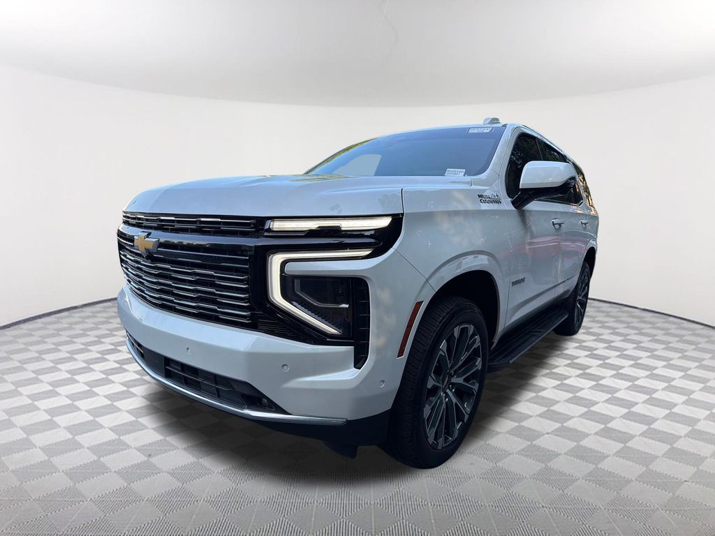 White (Iridescent Pearl Tricoat) 2025 Chevrolet Tahoe SUV / Crossover 4X2