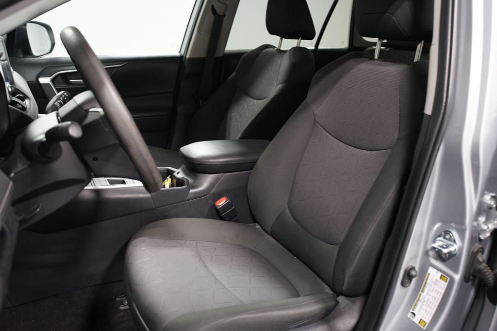 Thumbnail: 2025 Toyota RAV4 - 6