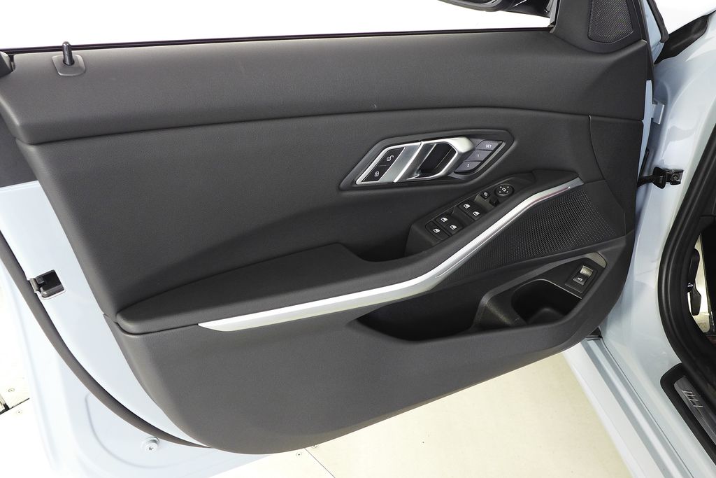 Thumbnail: 2023 BMW 3 Series - 11