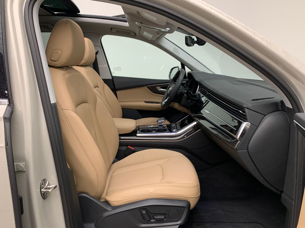 Thumbnail: 2023 Audi Q7 - 11