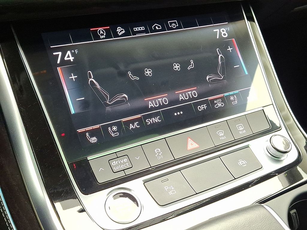 Thumbnail: 2023 Audi Q8 - 16