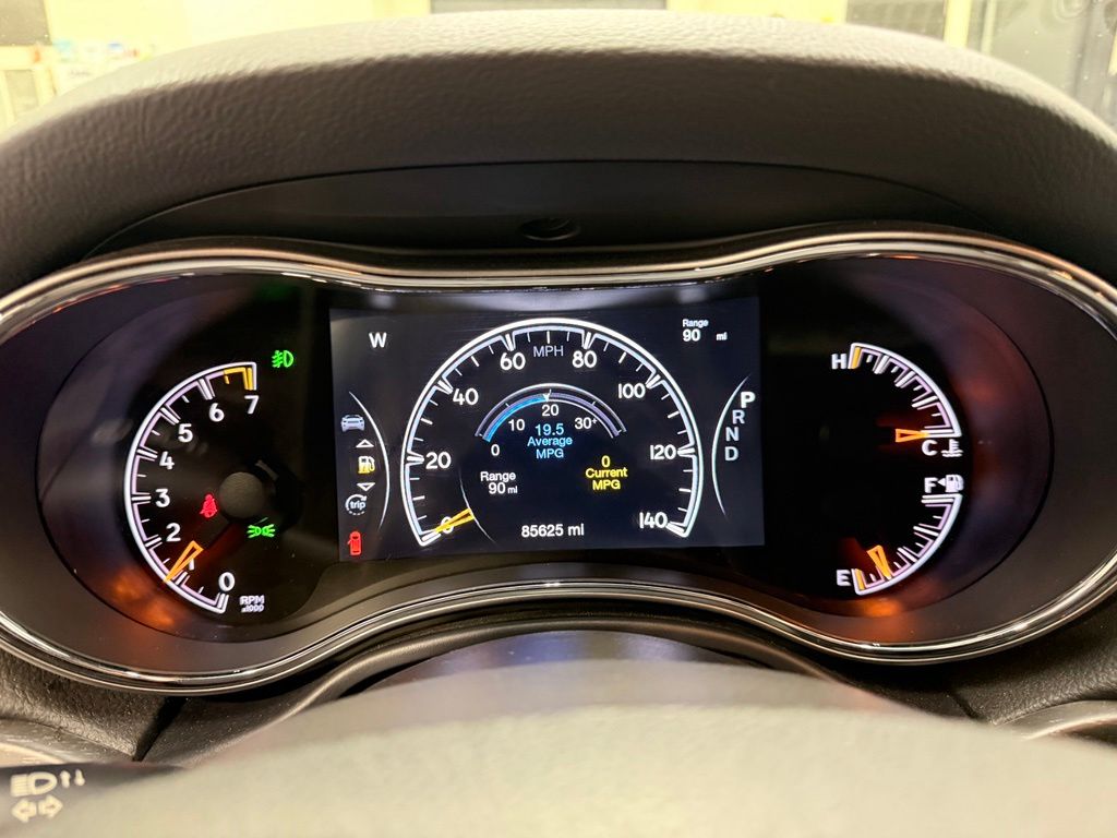 Thumbnail: 2018 Jeep Grand Cherokee - 15