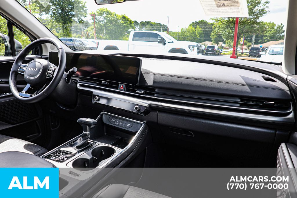 Used 2025 Black Kia SX image 33