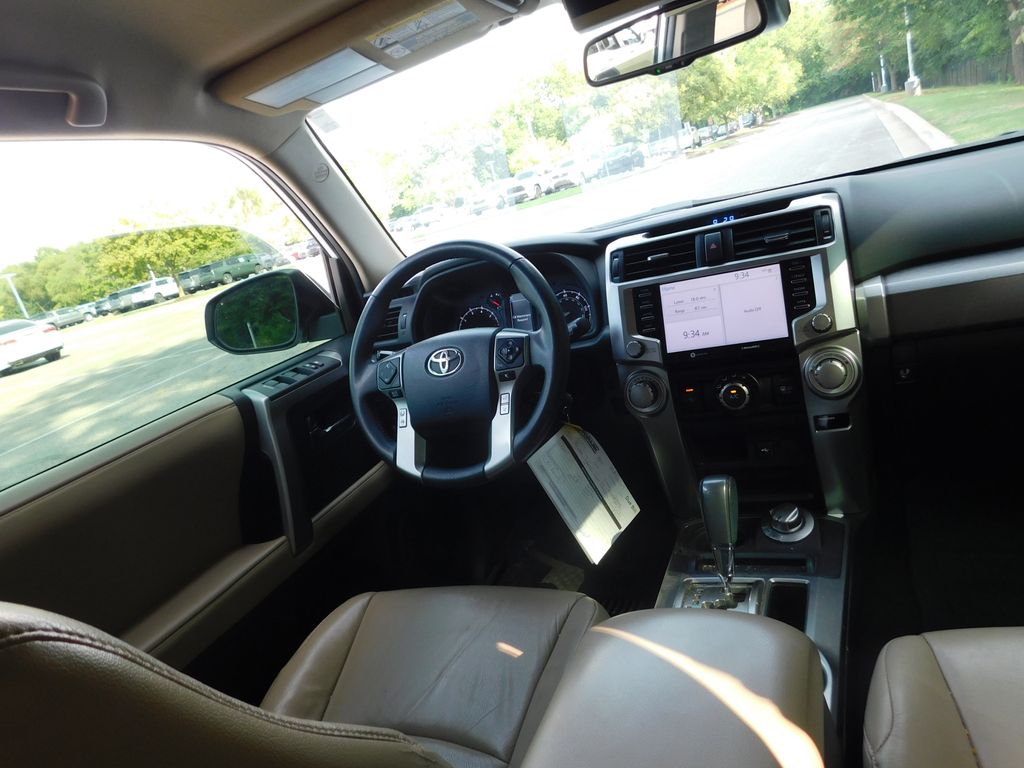 Thumbnail: 2021 Toyota 4Runner - 6
