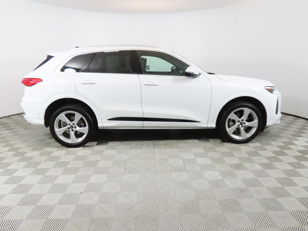 Thumbnail: 2025 Audi Q5 - 6