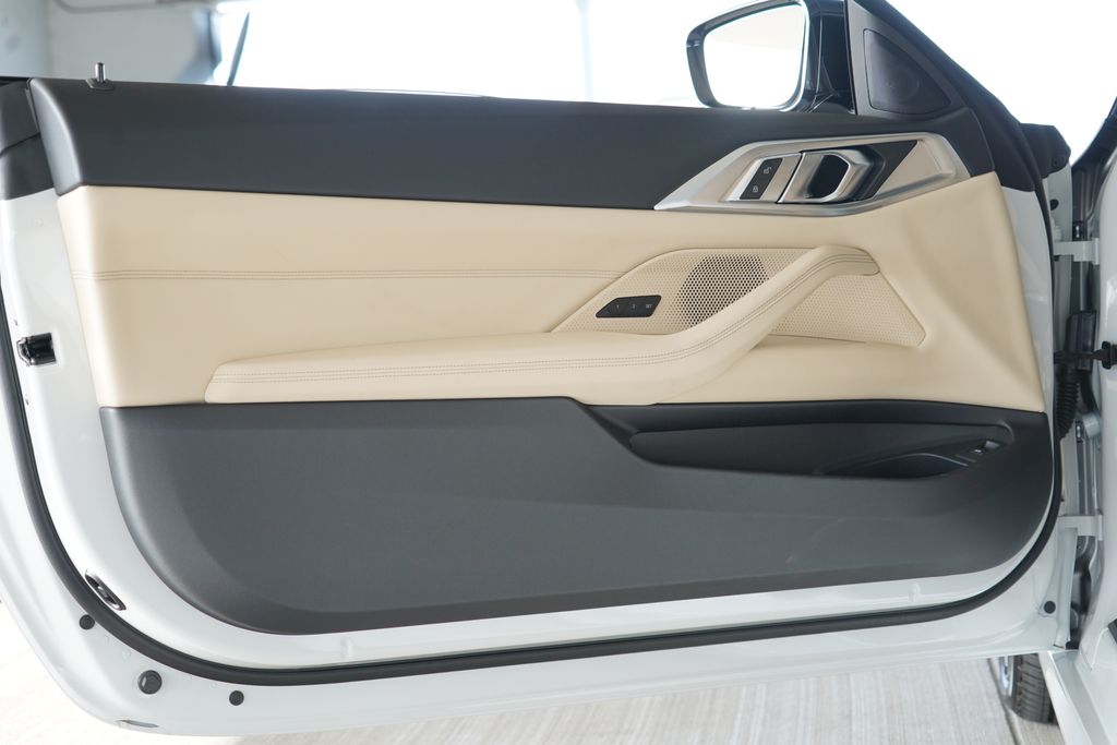 Thumbnail: 2027 BMW 4 Series - 9
