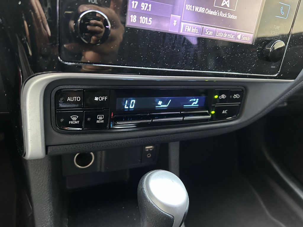 Thumbnail: 2018 Toyota Corolla - 23
