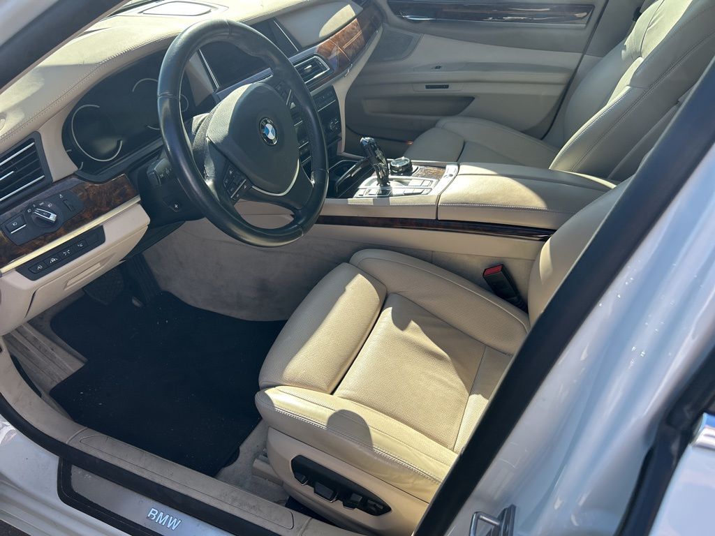 Thumbnail: 2014 BMW 7 Series - 9