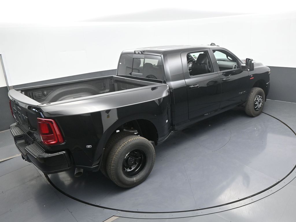 New 2026 Diamond Black Crystal Pearlcoat Ram Laramie image 51
