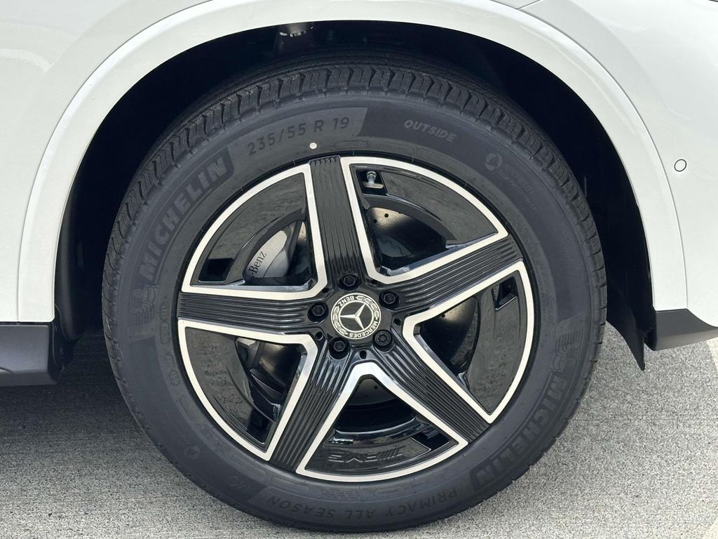 2025 Mercedes-Benz GLC 300 6