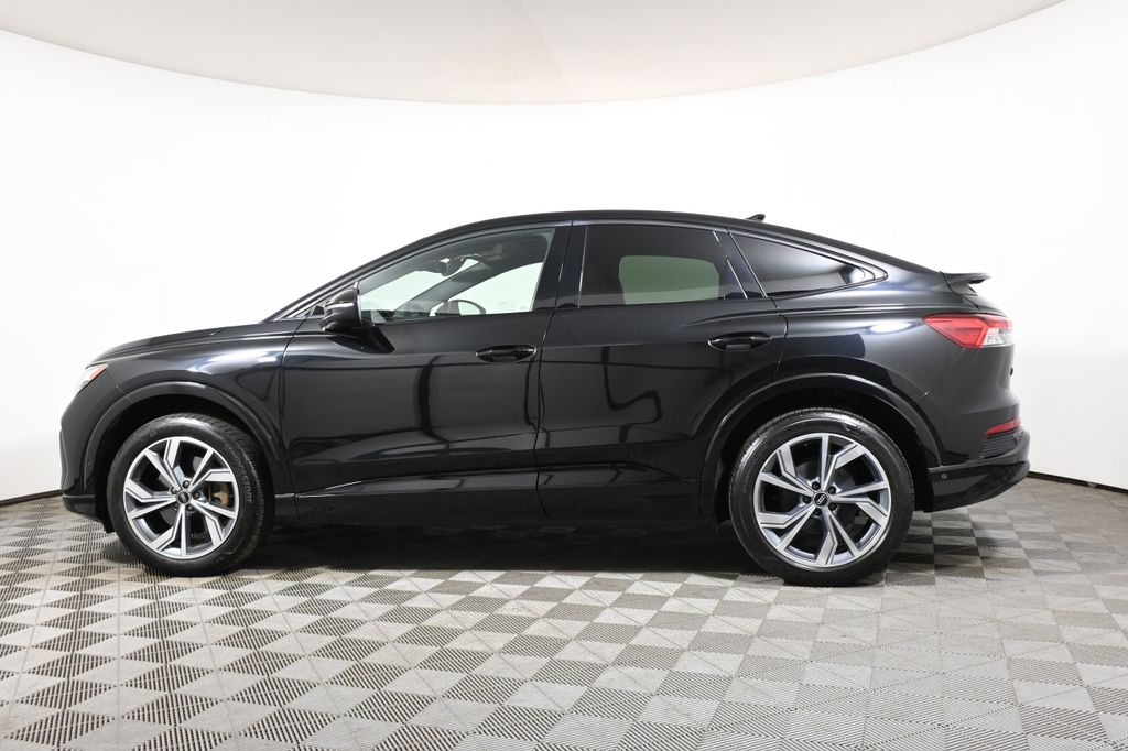 Thumbnail: 2023 Audi Q4 e-tron - 2