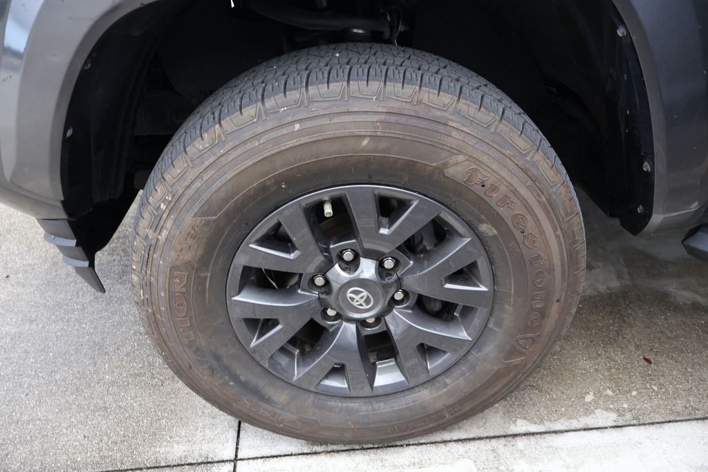 Thumbnail: 2020 Toyota Tacoma - 4