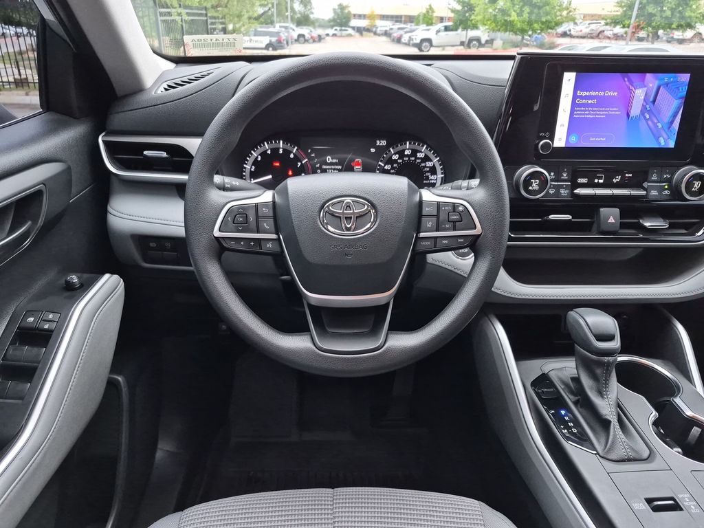 Used Car 2023 Toyota Highlander  L For Sale Under $35,000 In Austin, Texas