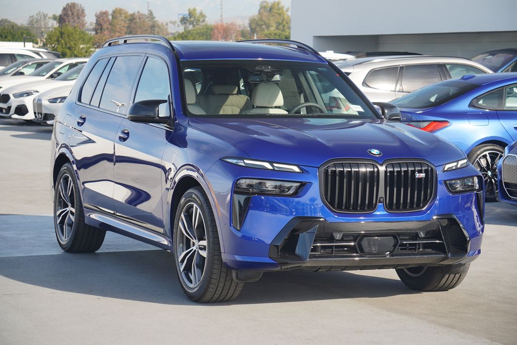 2025 BMW X7 M60i 3