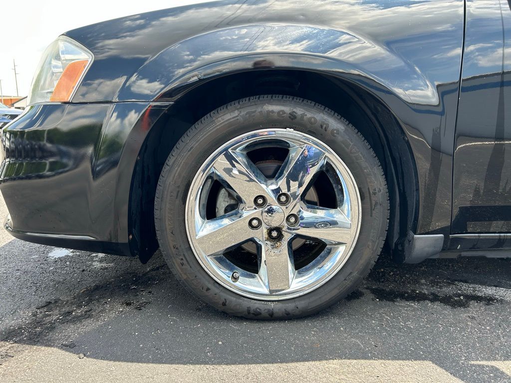 Thumbnail: 2013 Dodge Avenger - 10