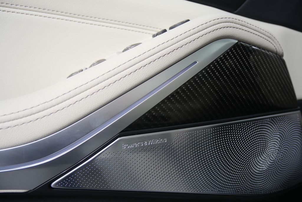 Thumbnail: 2026 BMW X7 - 10